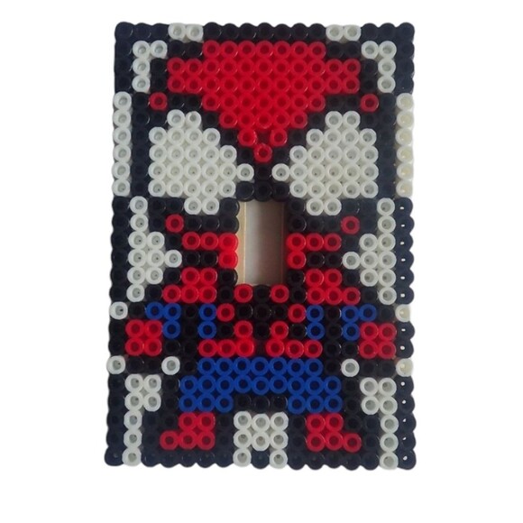 SPIDERMAN PERLER SWITCH PLATE - HANDMADE - Picture 1 of 2